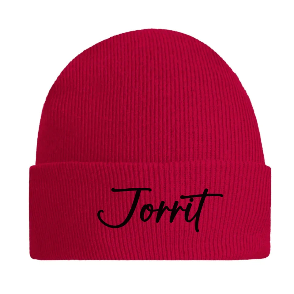 Gepersonaliseerde_geborduurde_beanie_rood[1]