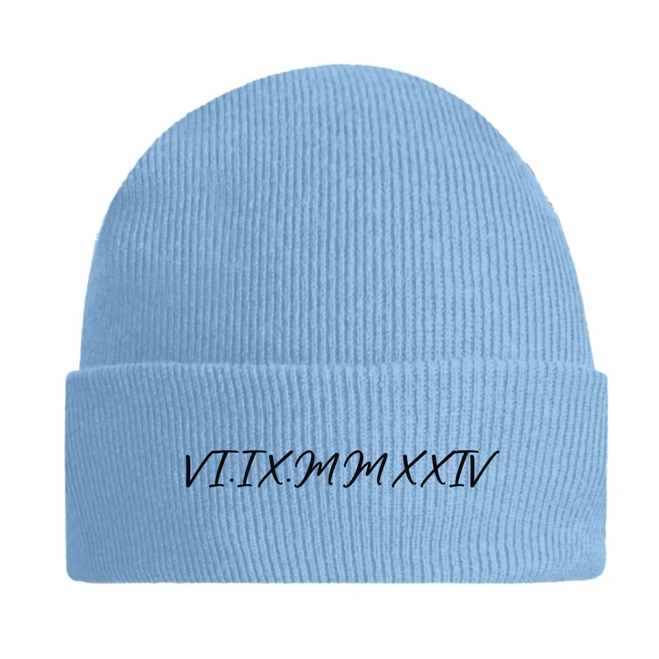 Gepersonaliseerde_geborduurde_beanie_lichtblauw[1]