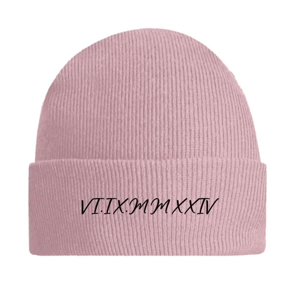 Gepersonaliseerde_geborduurde_beanie_lichtroze[1]