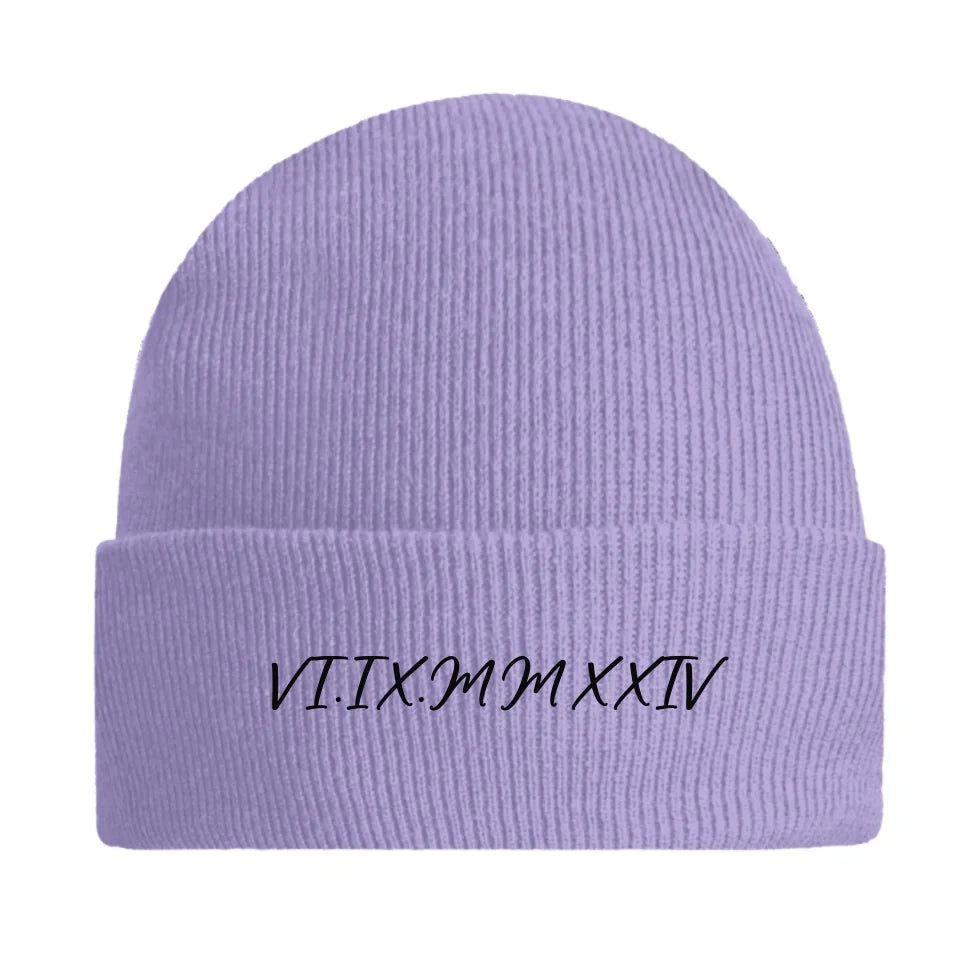 Gepersonaliseerde_geborduurde_beanie_paars[1]