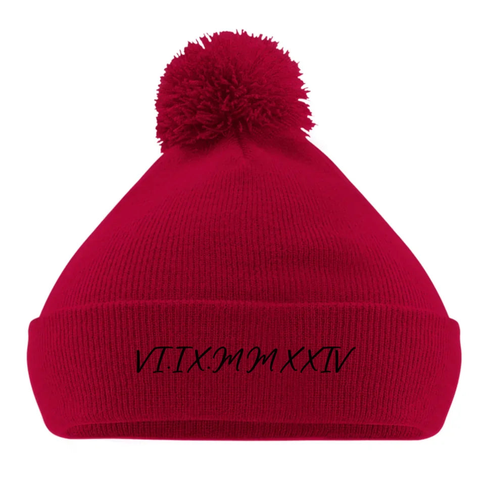 Gepersonaliseerde_geborduurde_pom_pom_beanie_rood[1]